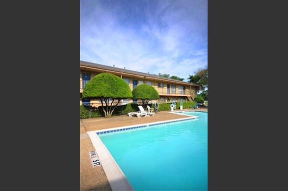 Riverglen Apartments 1702 Edgefield Dr Garland Tx