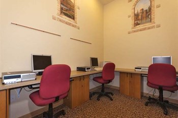 241 North Courtland Street 1-2 Beds Apartment for Rent - Photo Gallery 15