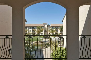 241 North Courtland Street 1-2 Beds Apartment for Rent - Photo Gallery 19