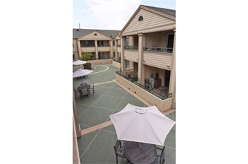 935 S. Gilbert St. 1-2 Beds Apartment for Rent - Photo Gallery 5