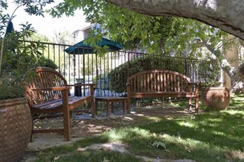 24700 Valley St. 1-2 Beds Apartment for Rent - Photo Gallery 3