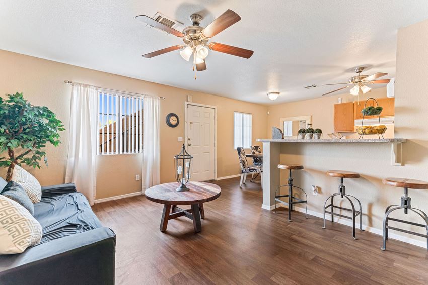 family room - Photo Gallery