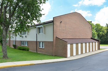 800 W Main St 1-3 Beds Apartment, Townhouse, Affordable for Rent - Photo Gallery 5