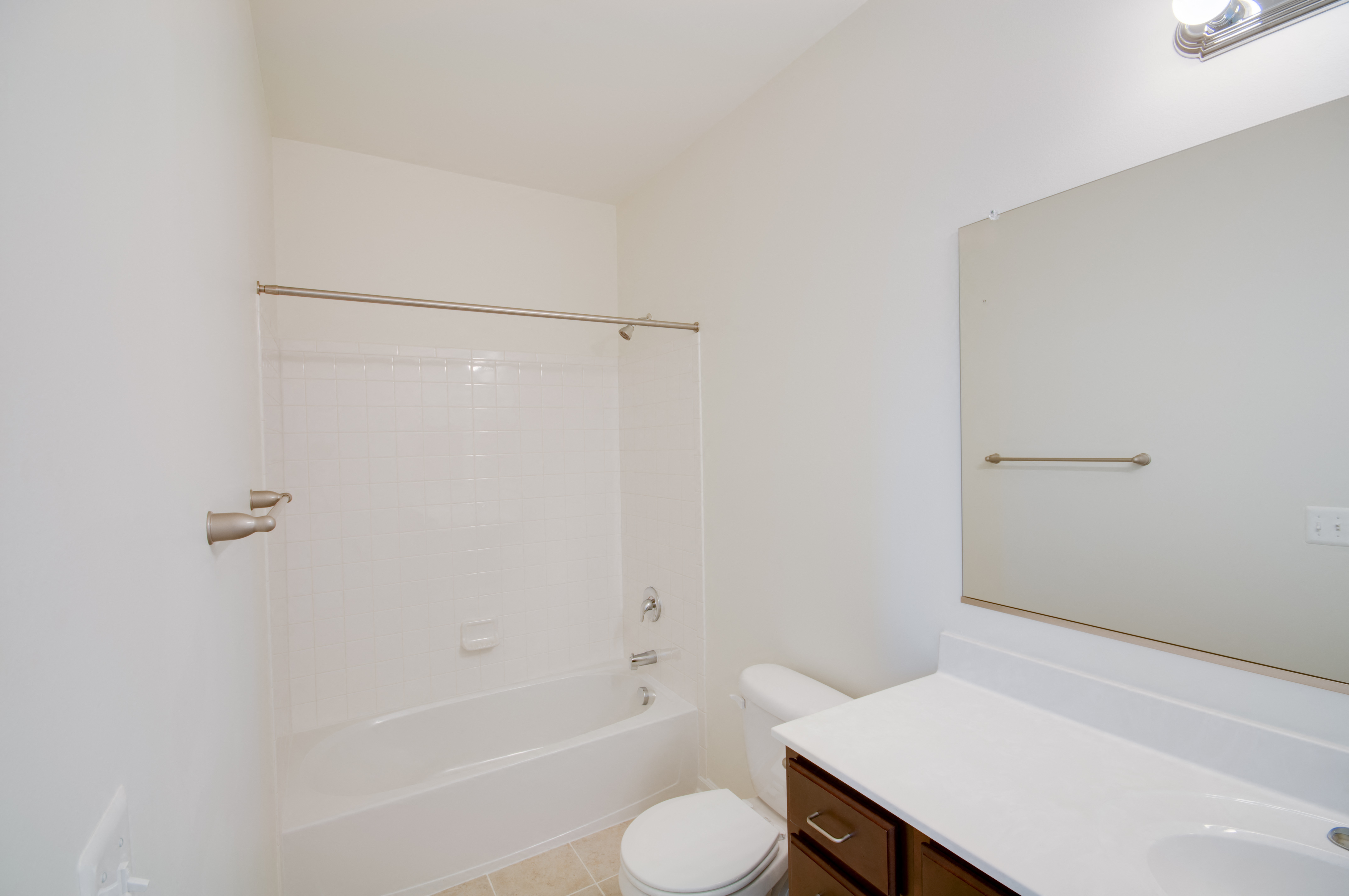 RiverWatch Apartments Bathroom