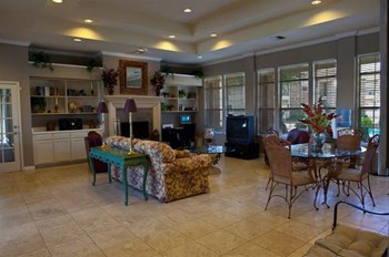 4501 71st Street 1-3 Beds Apartment for Rent - Photo Gallery 4
