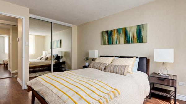 Grid 5 Apartments Bedroom Image