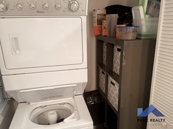 1820 W. Byron St. 1-4 Beds Apartment for Rent - Photo Gallery 3