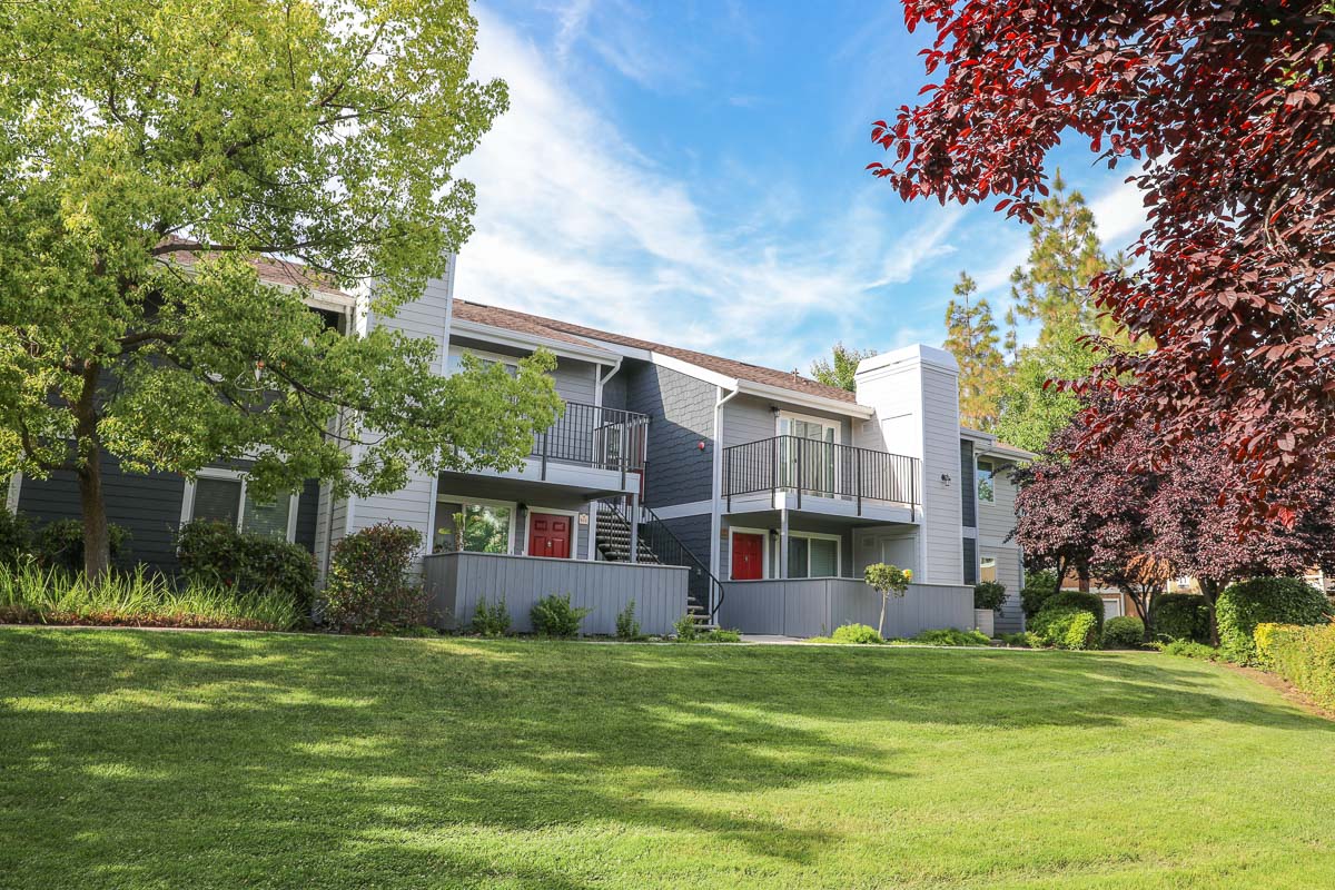 Lake Pointe Community