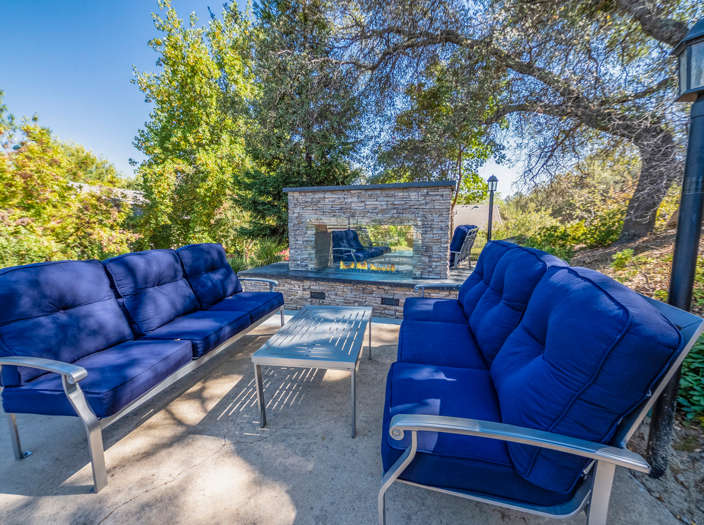 Outdoor Fireplace Lounge