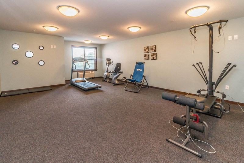 the gym at the preserve at polk apartments