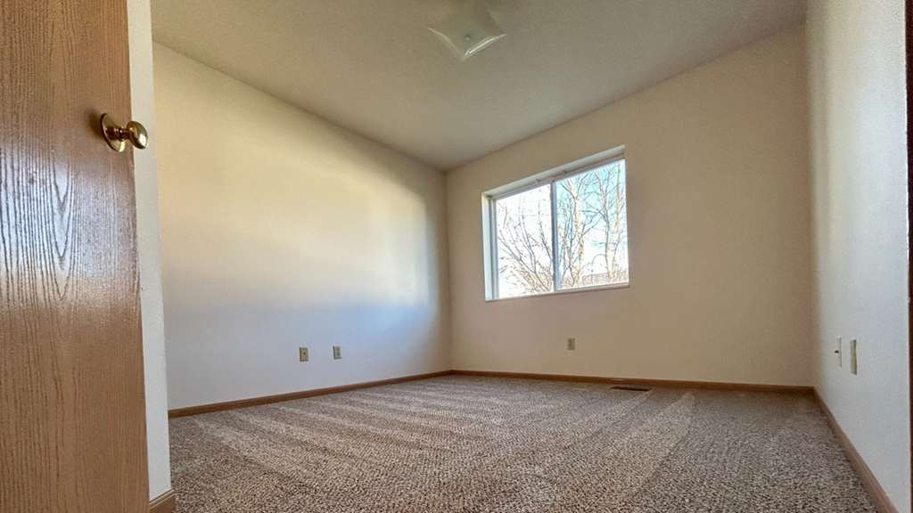 Kestrel Meadows Townhomes, 38516 Oakview Circle, North Branch, MN