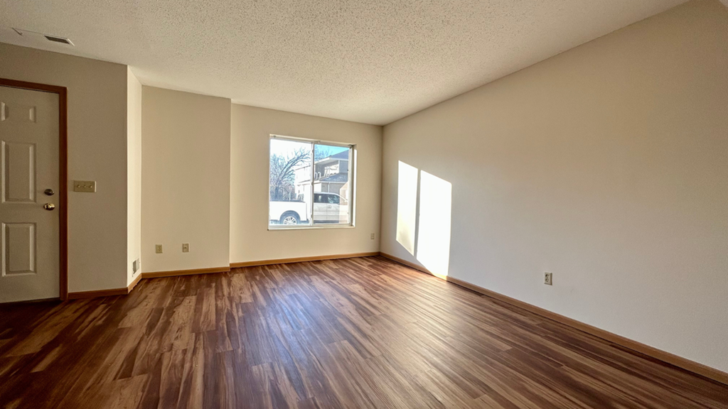 Kestrel Meadows Townhomes, 38516 Oakview Circle, North Branch, MN