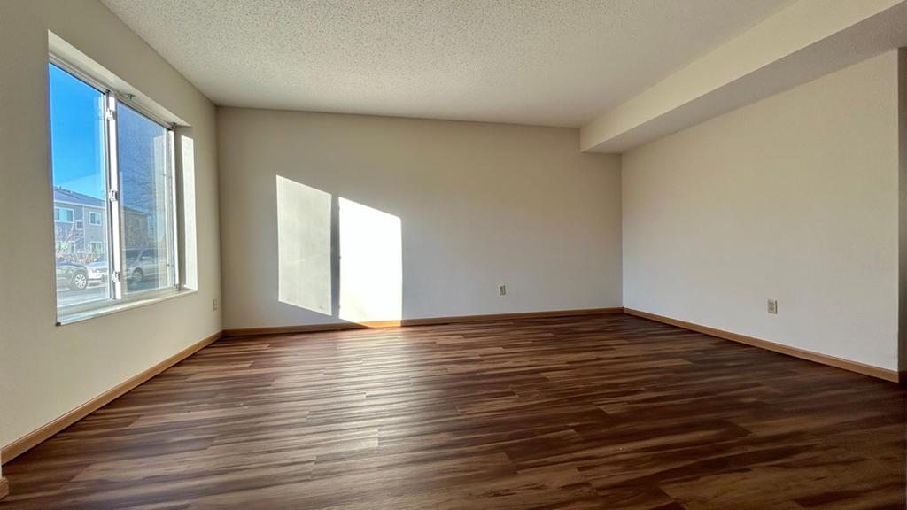 Kestrel Meadows Townhomes, 38516 Oakview Circle, North Branch, MN