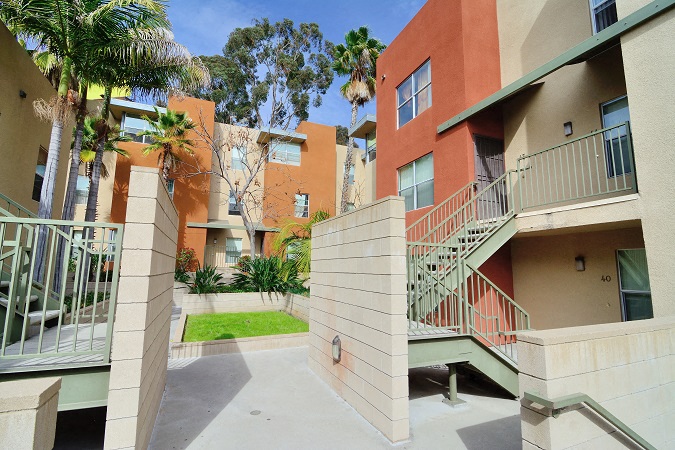 apartments with stairs and balconies at the preserve at walnut creek