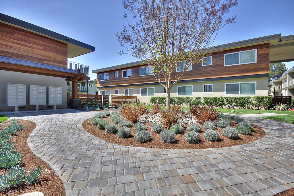 Sunnyvale Apartment Green Space
