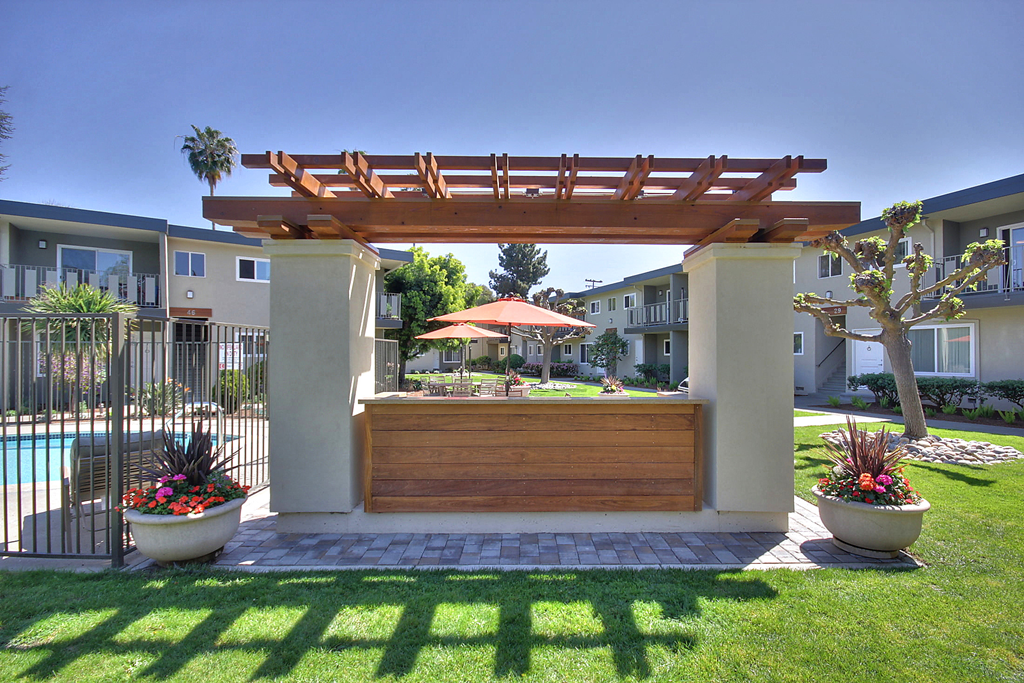 Sunnyvale Apartment Courtyard