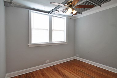1158-1164.5 S. Oak Park Ave. 1 Bed Apartment for Rent Photo Gallery 1