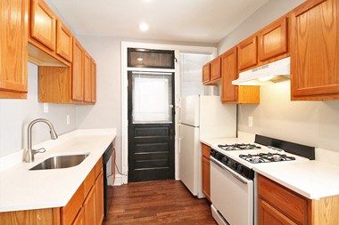 130 N. Humphrey Ave. Studio-1 Bed Apartment for Rent