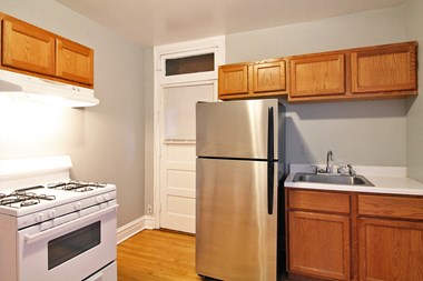 425 N. Humphrey Ave. Studio-1 Bed Apartment for Rent
