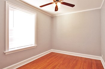 618 S. Austin Blvd. 1 Bed Apartment for Rent - Photo Gallery 5