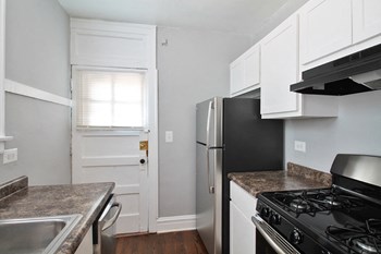 618 S. Austin Blvd. 1 Bed Apartment for Rent - Photo Gallery 3