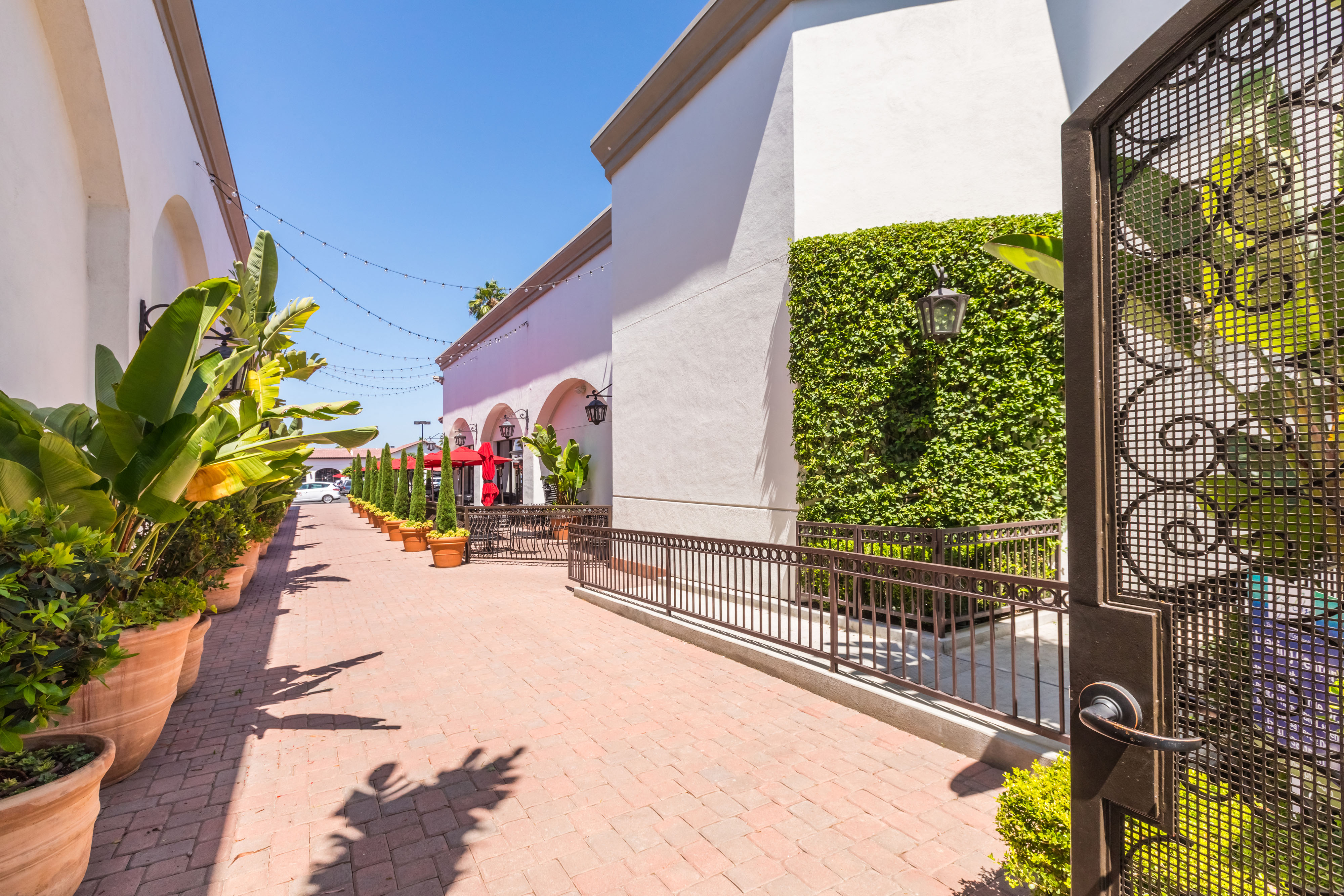 Azulon at Mesa Verde Costa Mesa, CA Walkway