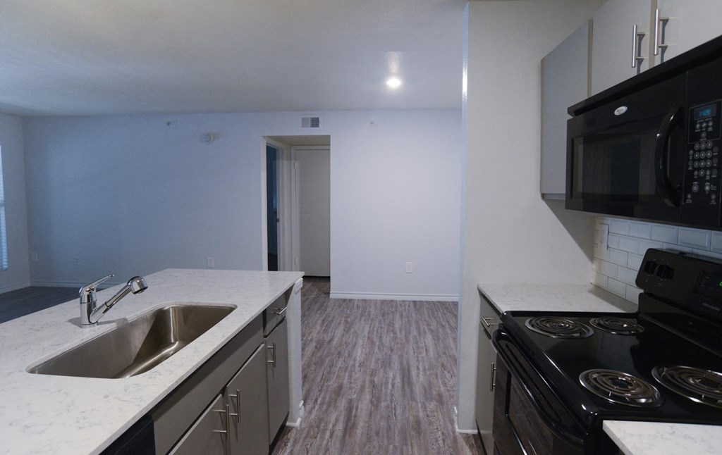 kitchen with quartz countertops in north austin apartments
