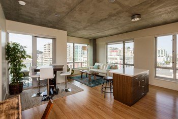 Apartments for Rent in San Francisco CA - Etta Fitness Living Room - Photo Gallery 7