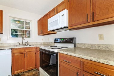 1-A Lakeview Drive 2 Beds Apartment for Rent