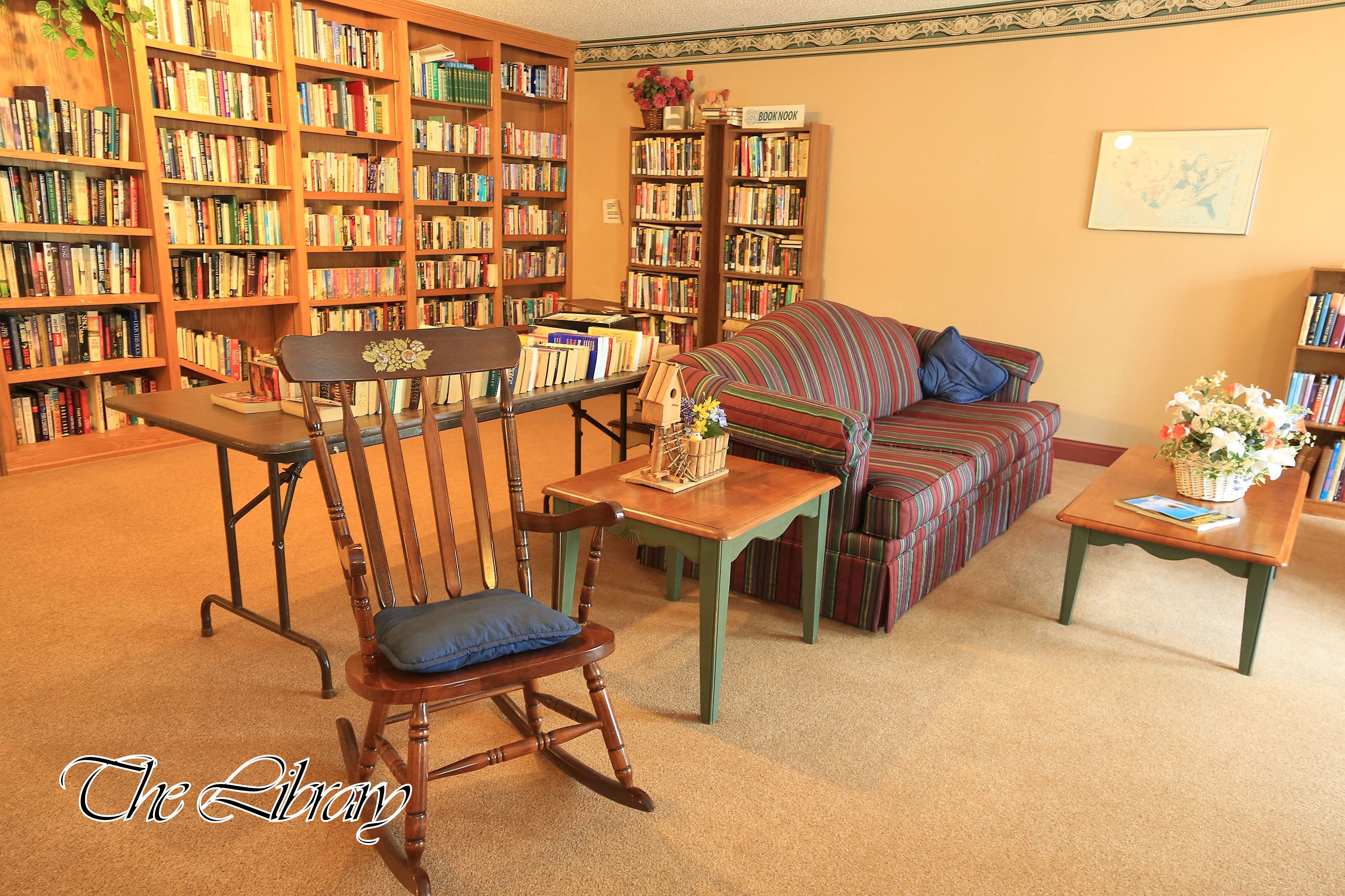 Colonial Woods Lansing, MI