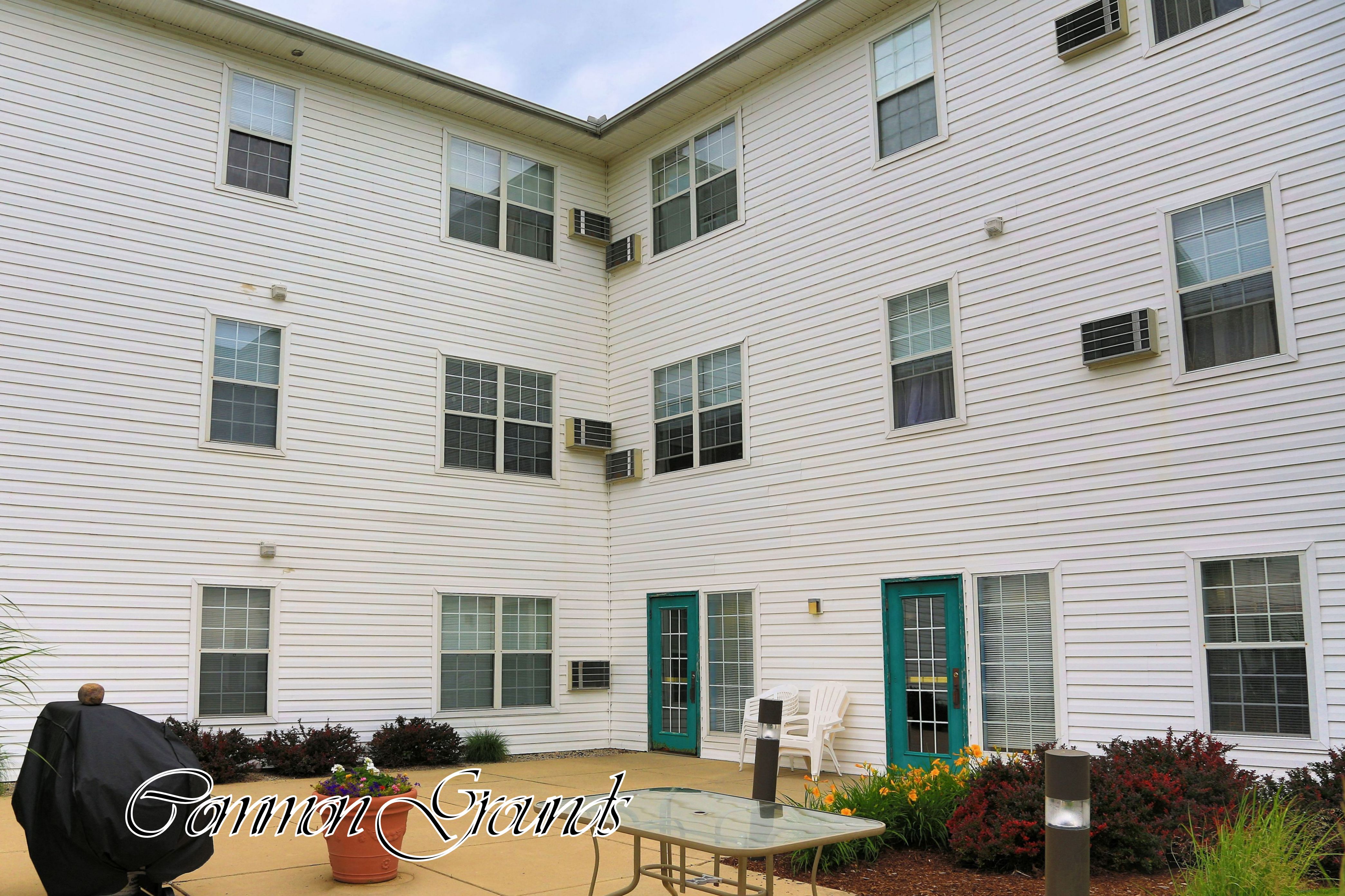 Colonial Woods Lansing, MI