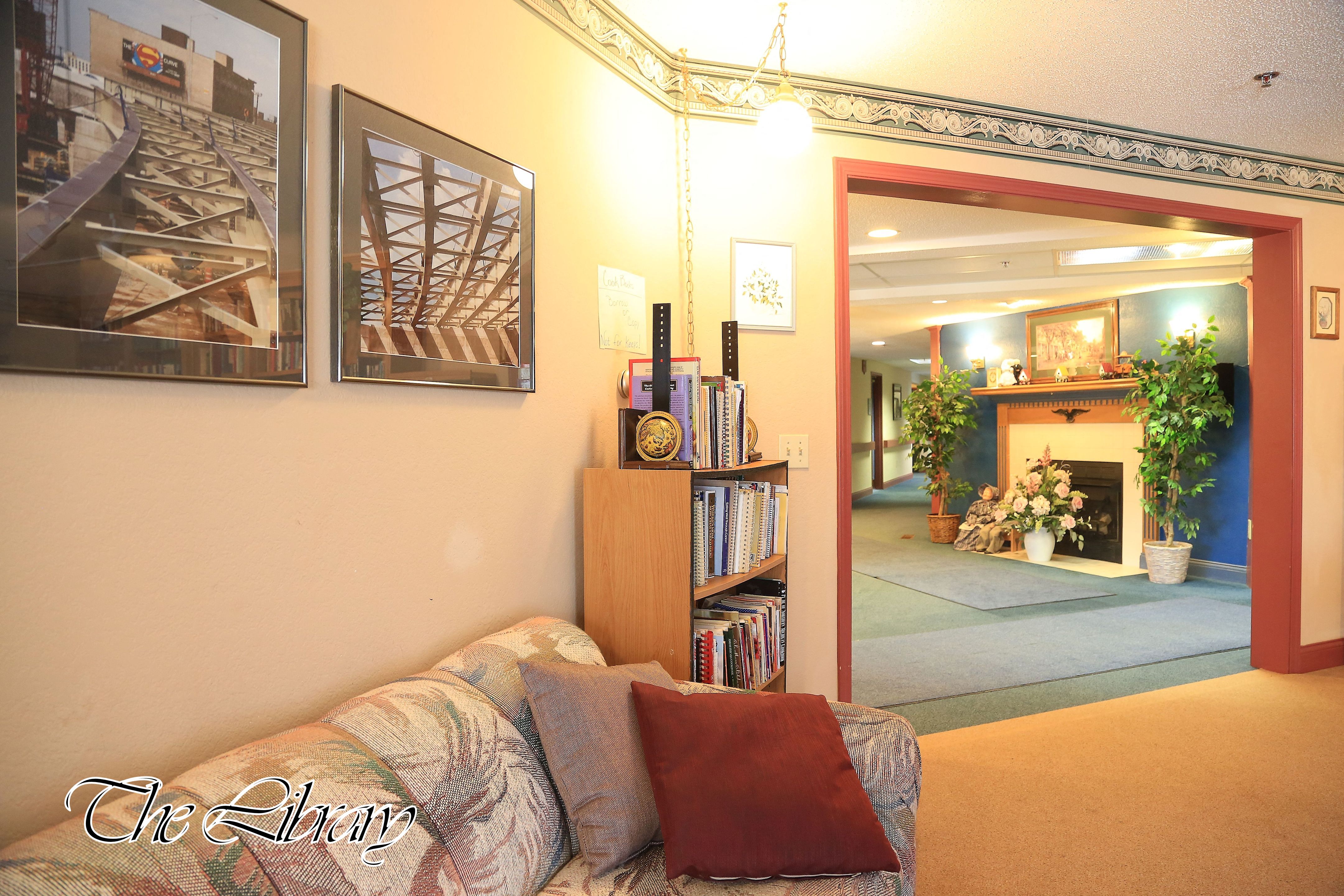 Colonial Woods Lansing, MI