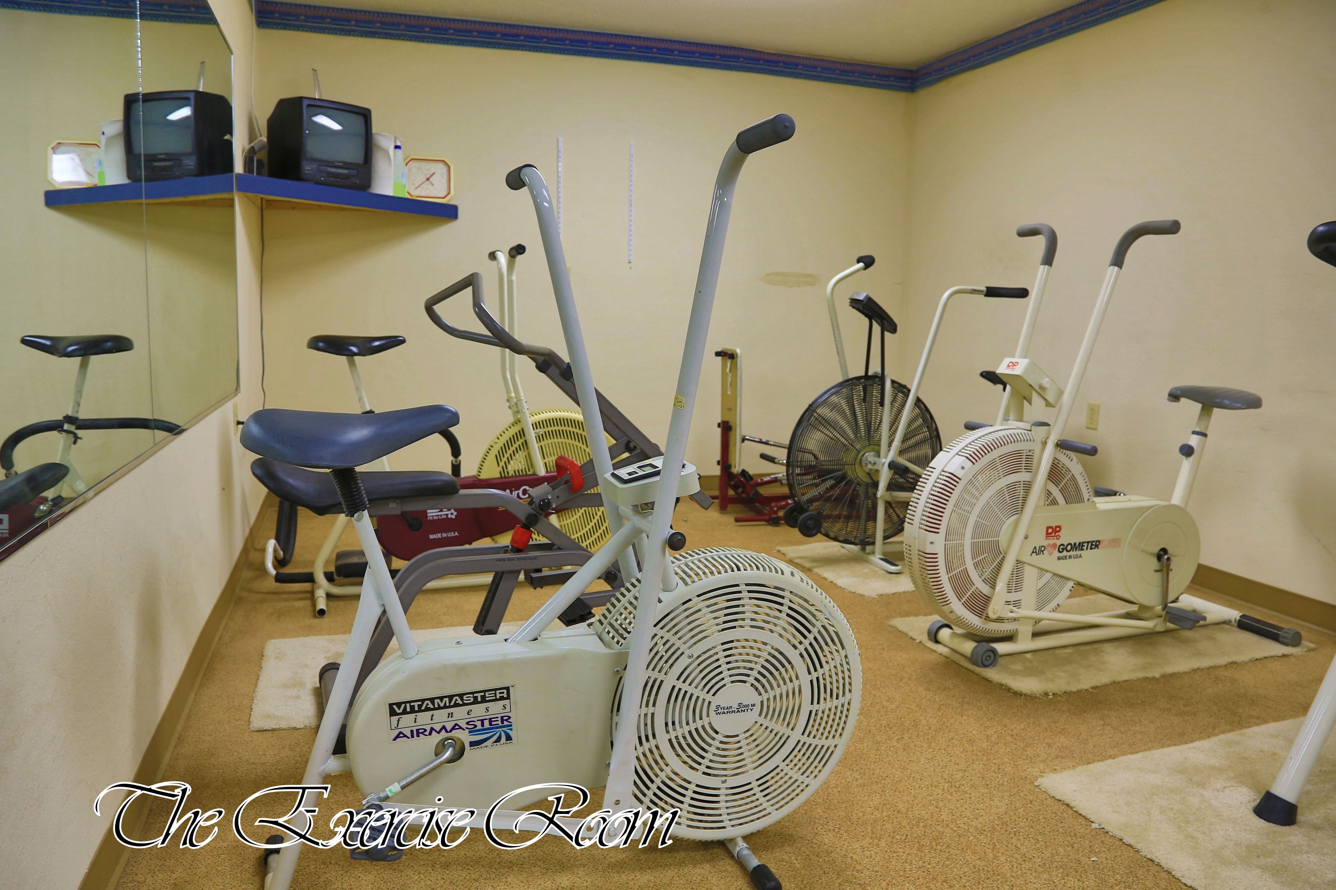 Colonial Woods Senior Apartments Lansing, MI