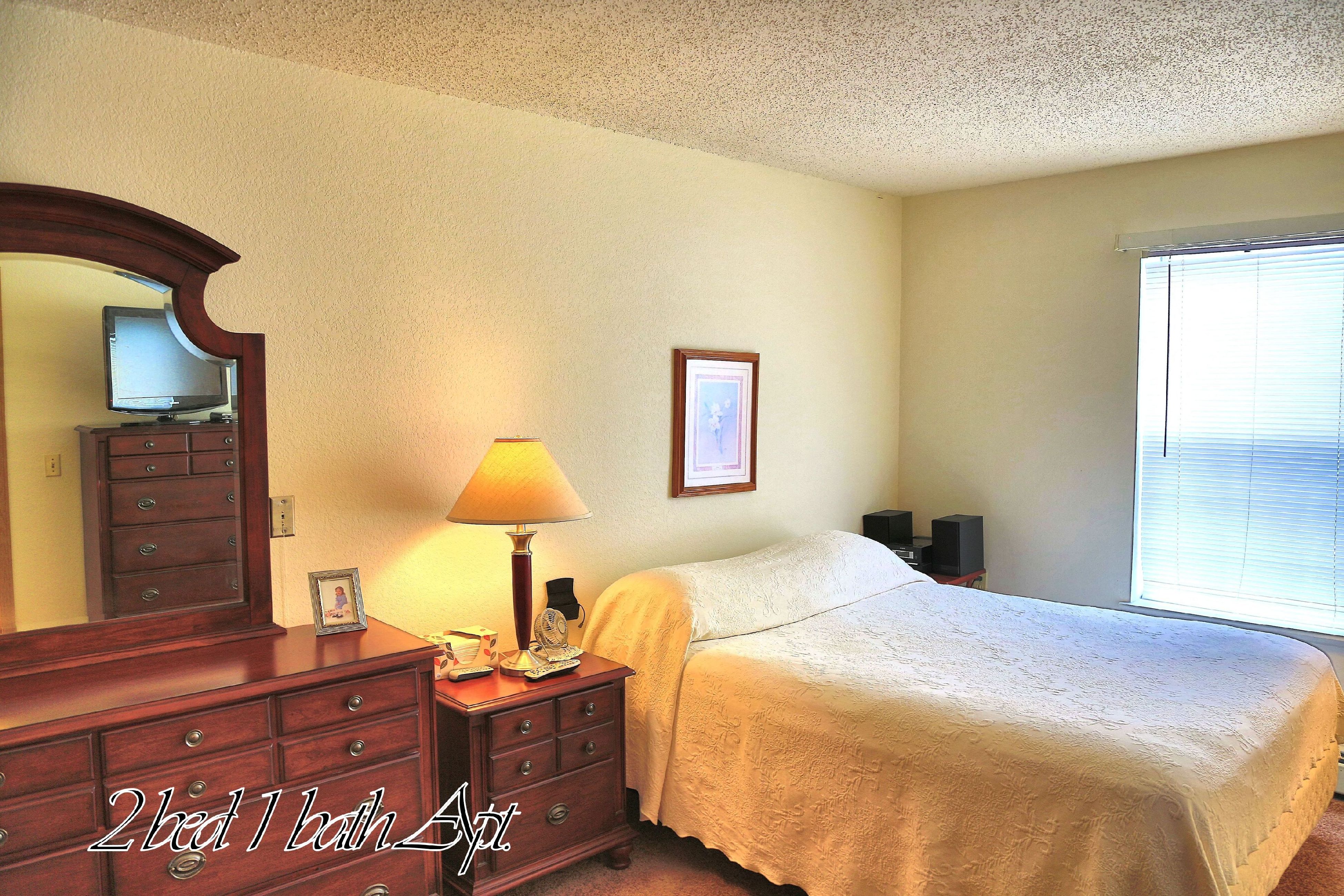 Colonial Woods Senior Apartments Lansing, MI