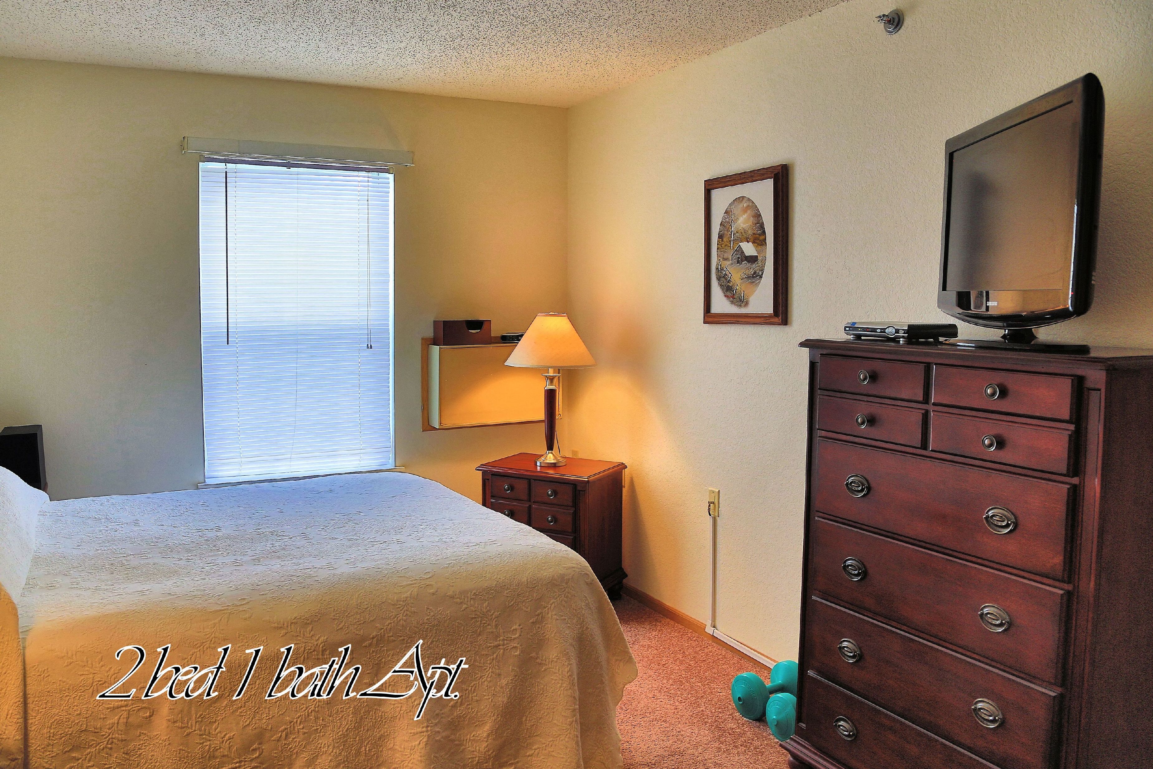 Colonial Woods Senior Apartments Lansing, MI