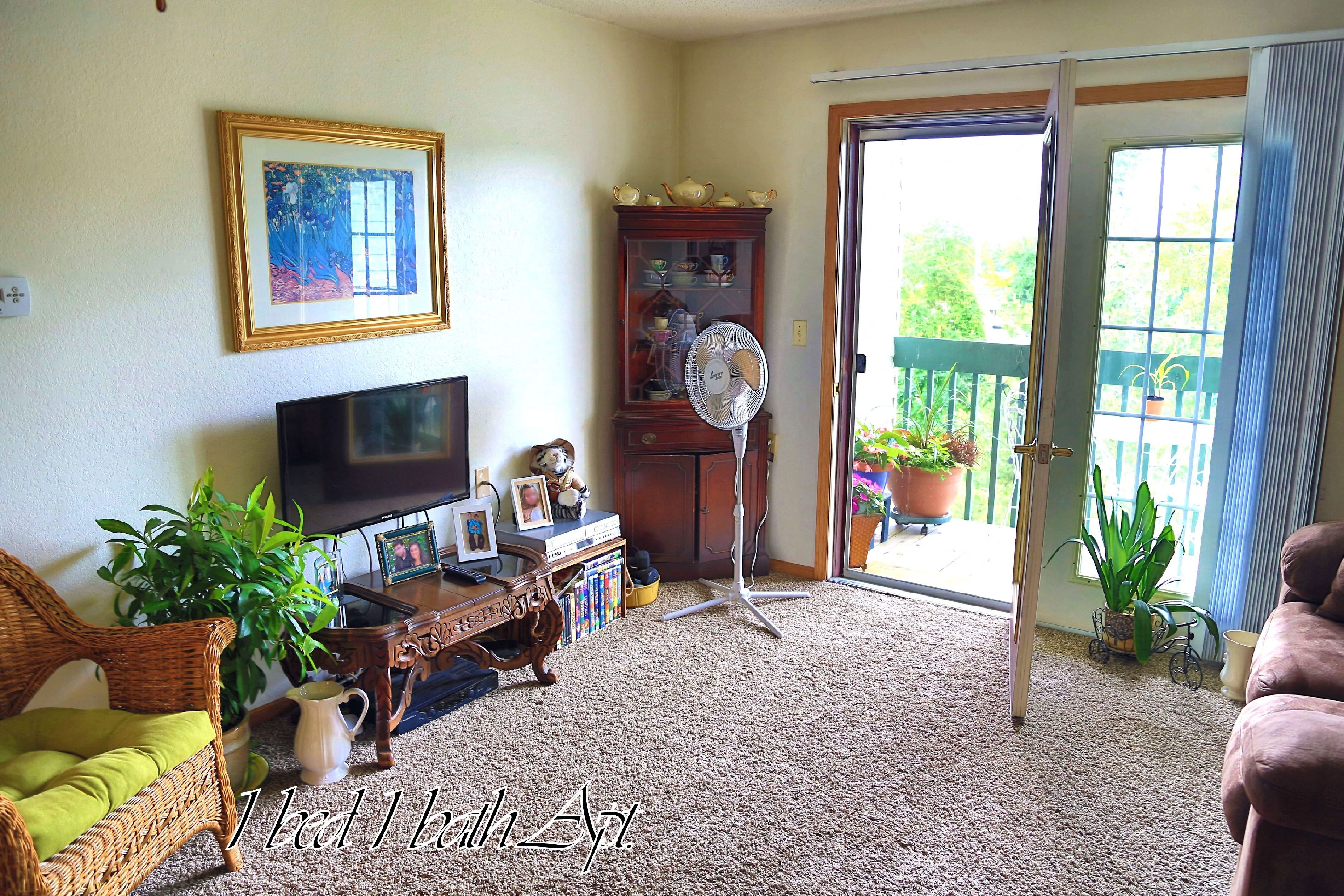 Colonial Woods Senior Apartments Lansing, MI