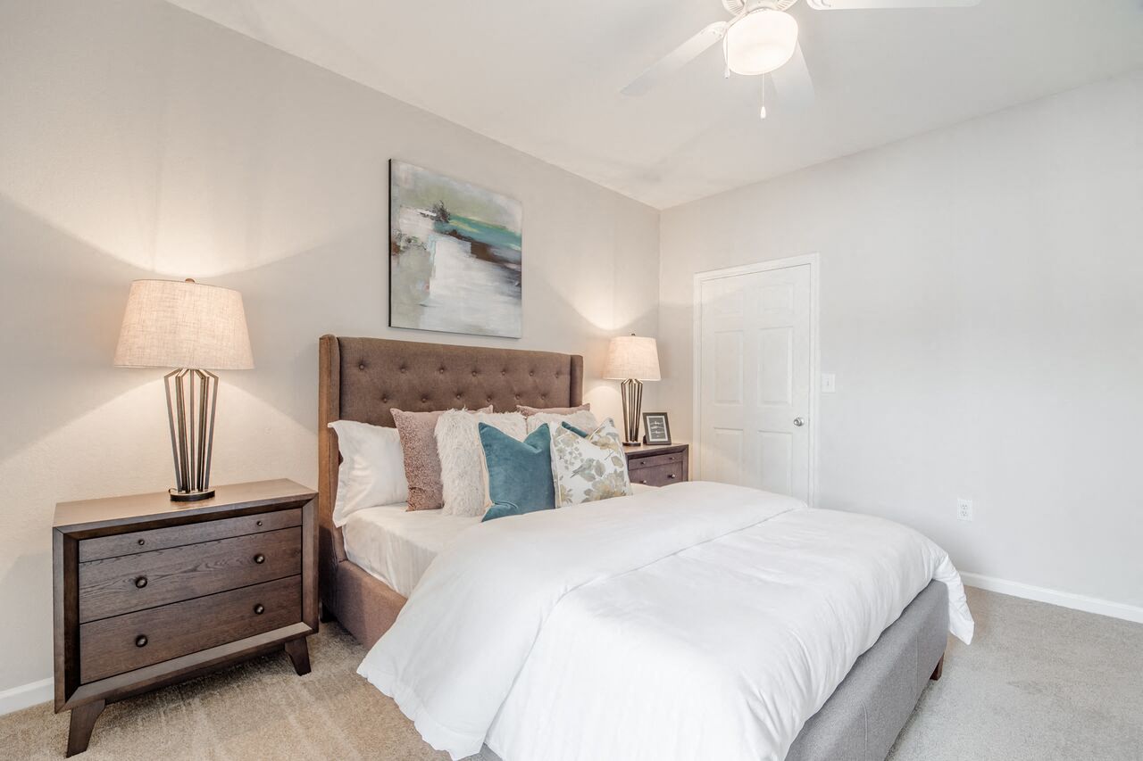 Large bedroom at Edgewater, Lewisville, 75057