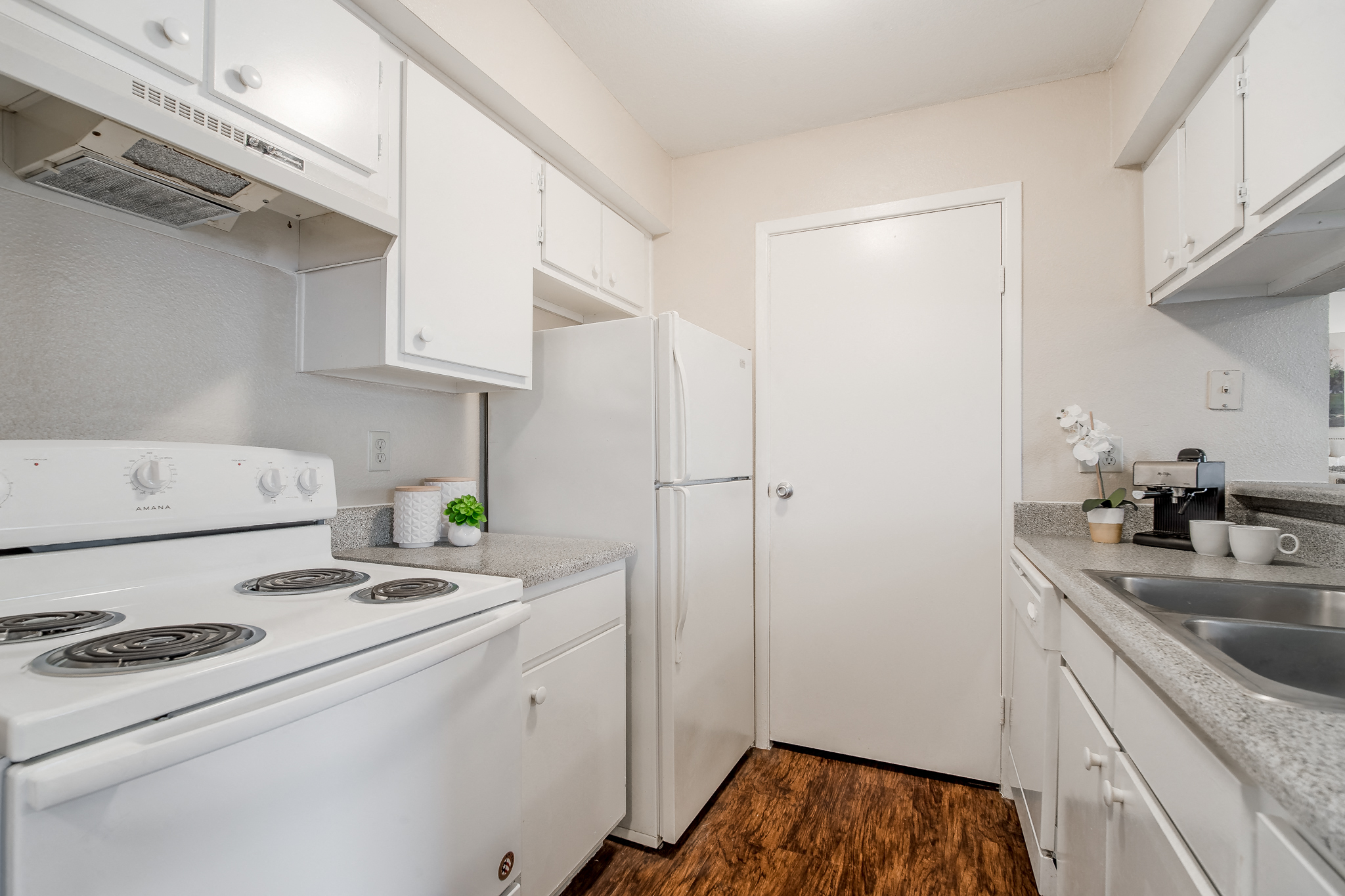 Kitchen Appliances  at Plaza DeVille, San Antonio