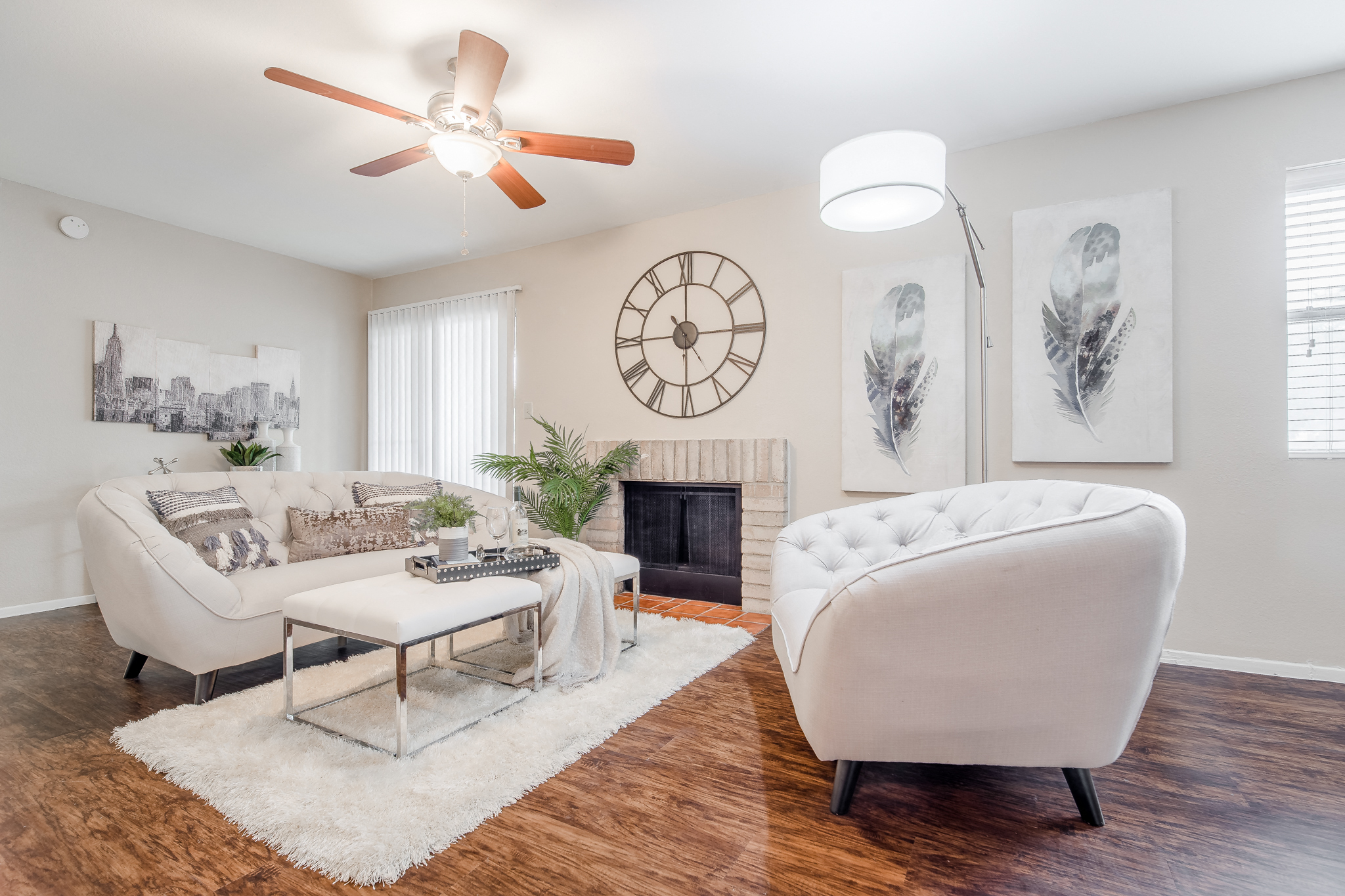 Modern Living Room  at Plaza DeVille, San Antonio