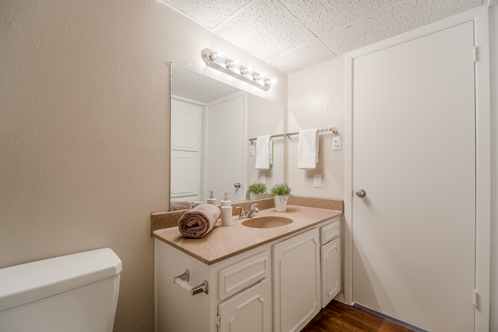 Vanity Lights  at Wildwood, Temple, 76504