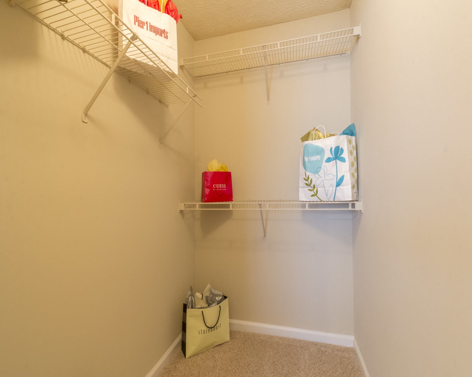 Pointe Apartment Homes, 1300 Beaver Ruin Road