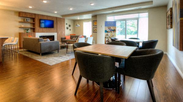 Saginaw Gardens Common Room Image