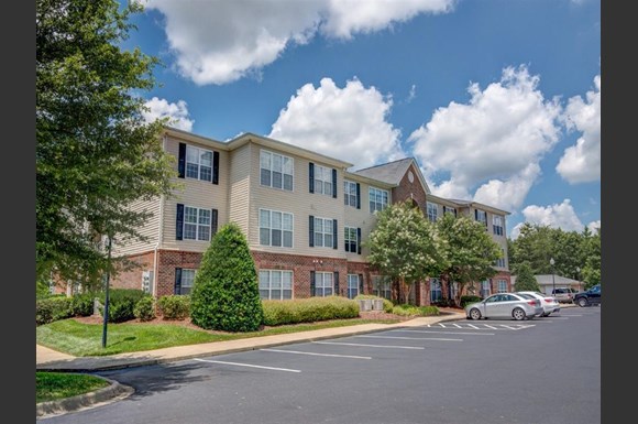 Spring Forest at Deerfield Apartments, 100 Willow Brook Court, Mebane