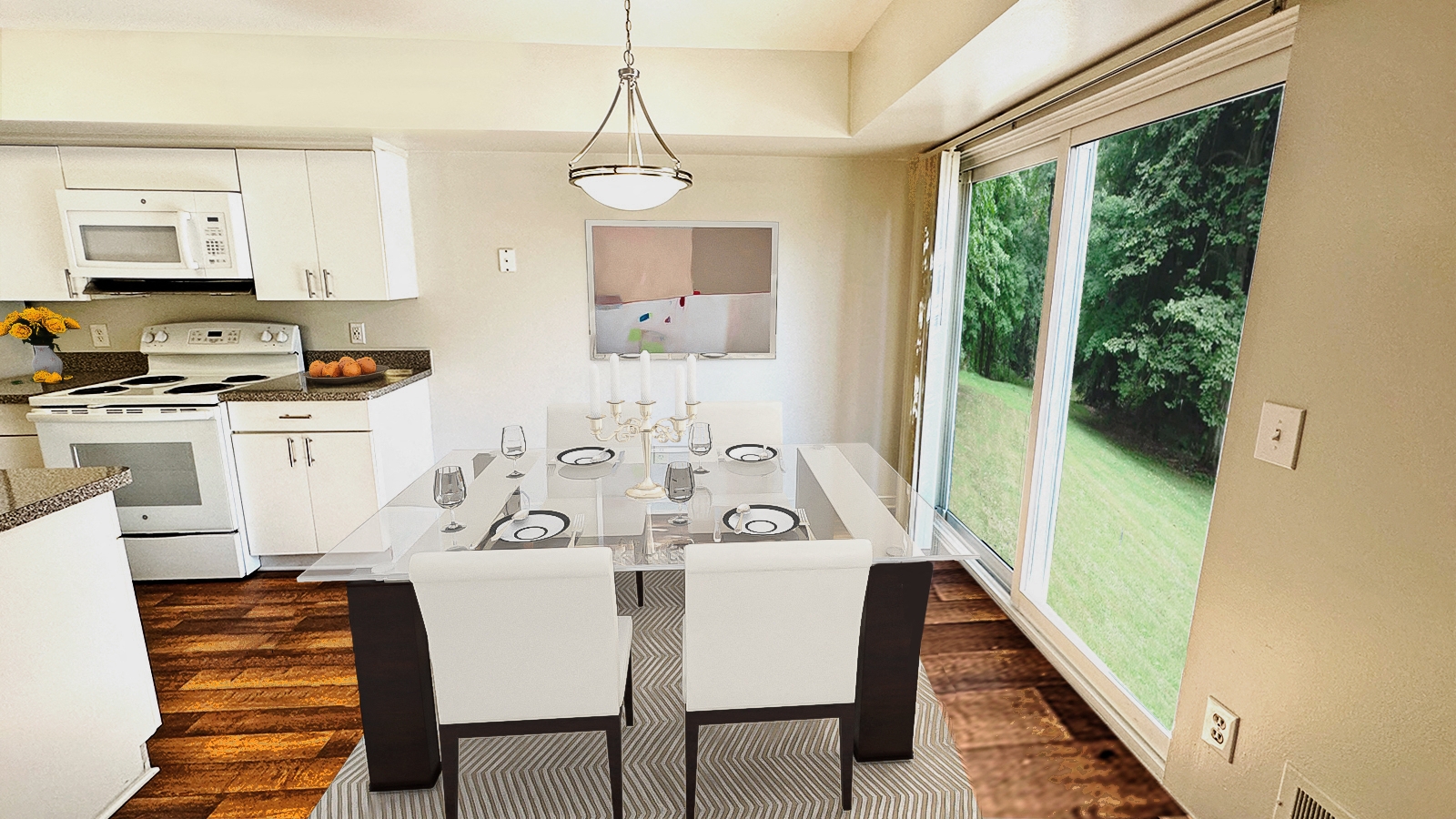 Foxpointe Townhomes Dining Room