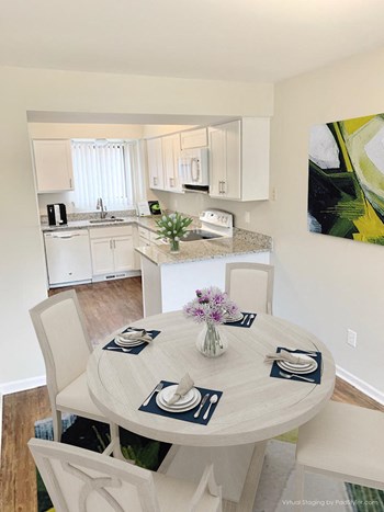 29900 Franklin Rd 2-3 Beds Apartment, Townhouse for Rent - Photo Gallery 3