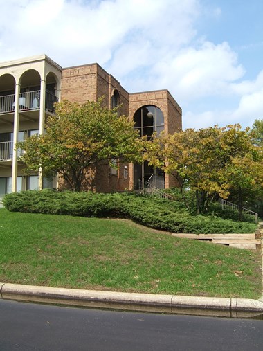 3707 Greenleaf Circle 1-3 Beds Apartment for Rent - Photo Gallery 5