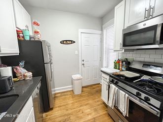 65 Kitchens with White Appliances (Photos)