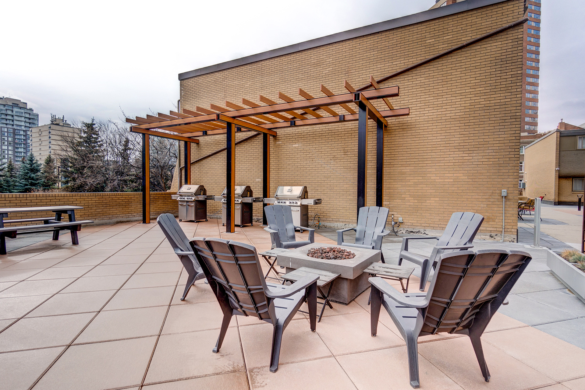 Hull Estates Apartments in Calgary, AB