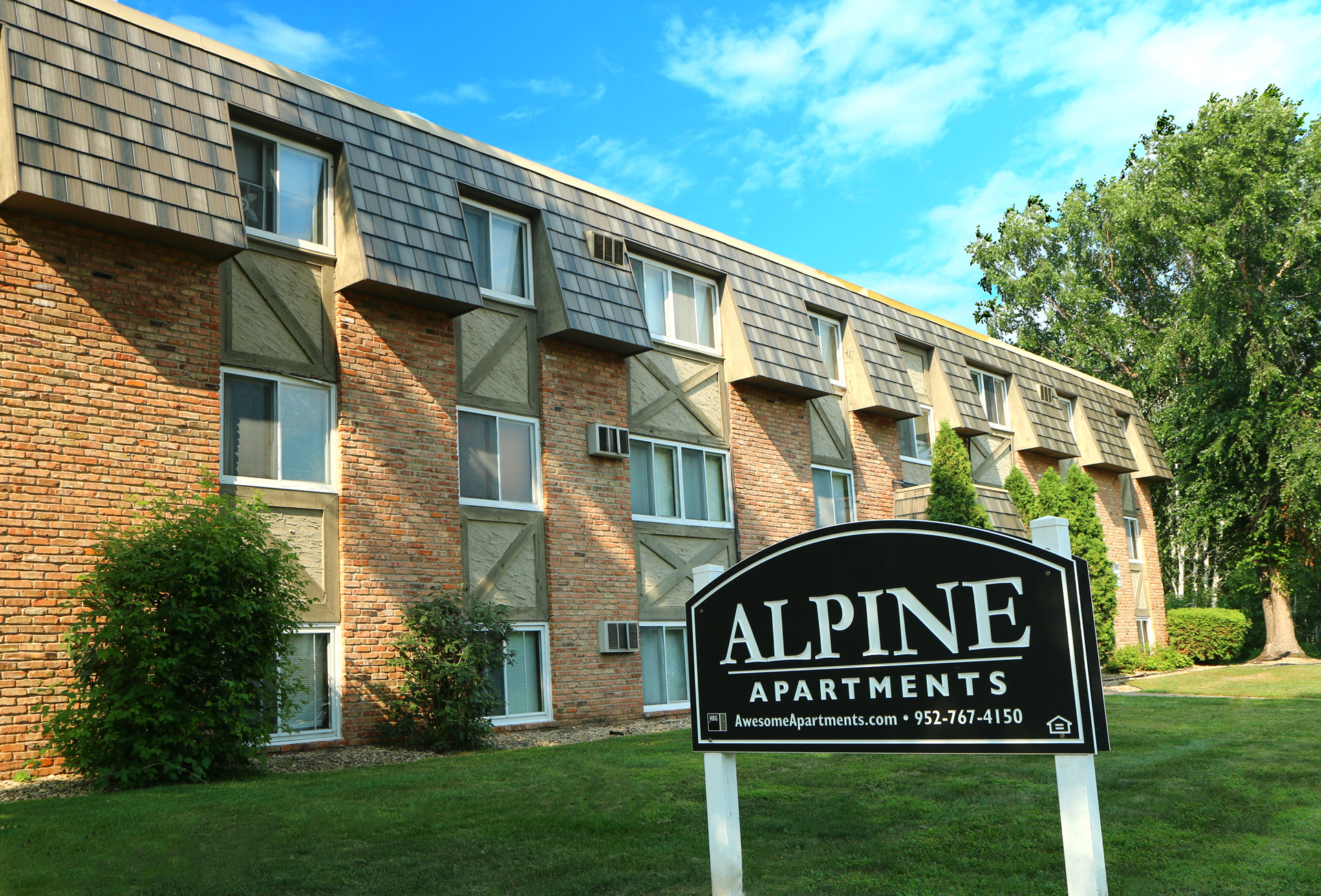 Alpine Apartments Exterior
