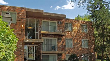 Apache Manor Apartments exterior